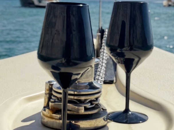 Rent a Victor Victor 7.4M Agía Kiriakí