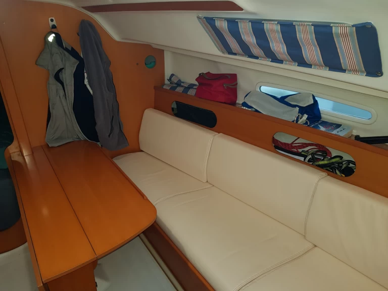 Sailboat rental in Bandol - Bénéteau First 25.7