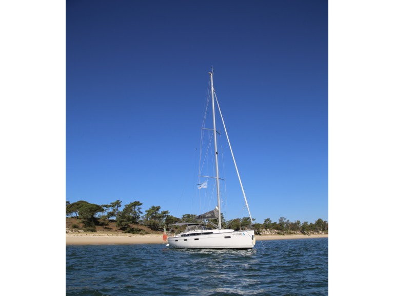 Rent a Bavaria Bavaria 41 Cruiser Style Belém