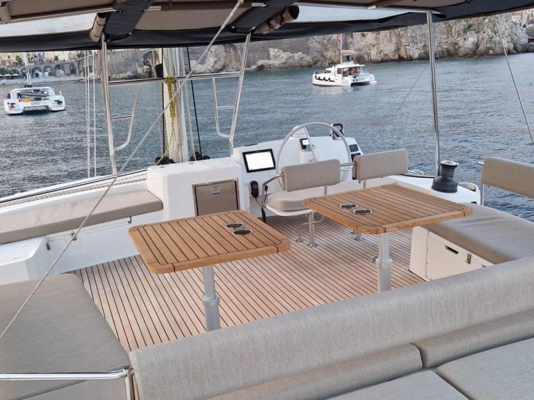 Bareboat Rental Catamaran Bali with a boat licence