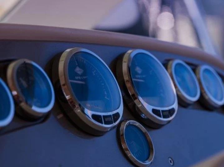 Yacht charter Bol cheap Prestige 46