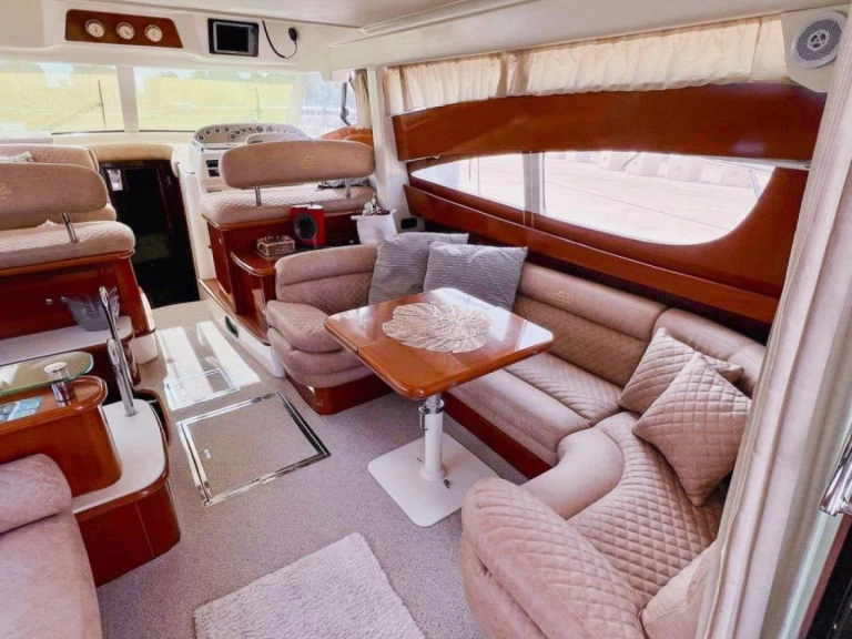 Motorboat for rent Bol at the best price