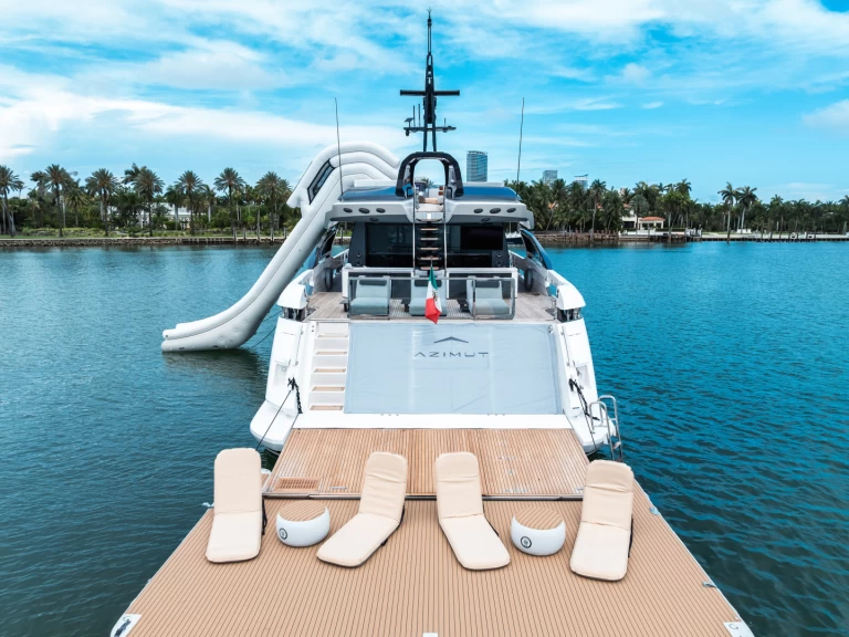 Boat rental Azimut S10 in Miami on Samboat