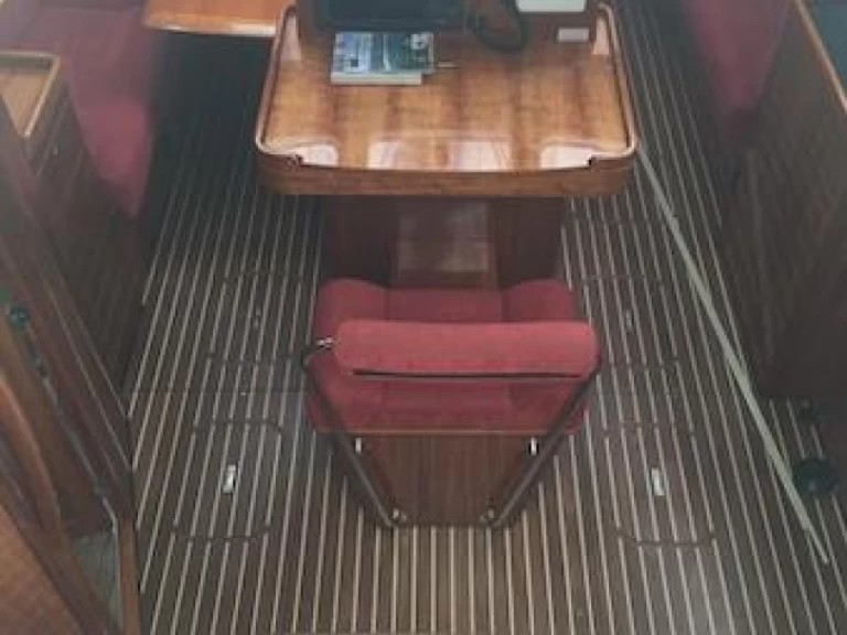 Alliaura-Marine FEELING 44 DI in Quiberon on SamBoat