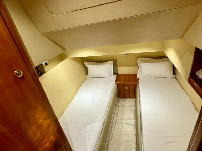 Yacht charter Dubai Marina cheap 45