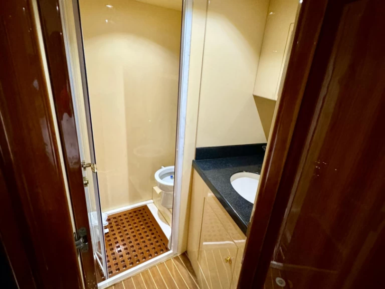 Motorboat rental in Dubai Marina - Gulf Craft - Majesty Yachts 45