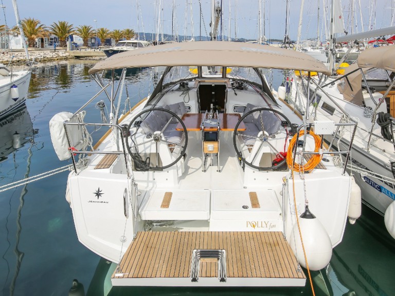 Yacht charter Jezera cheap Sun Odyssey 349
