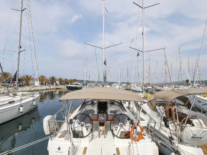 Sailboat rental in Jezera - Jeanneau Sun Odyssey 349