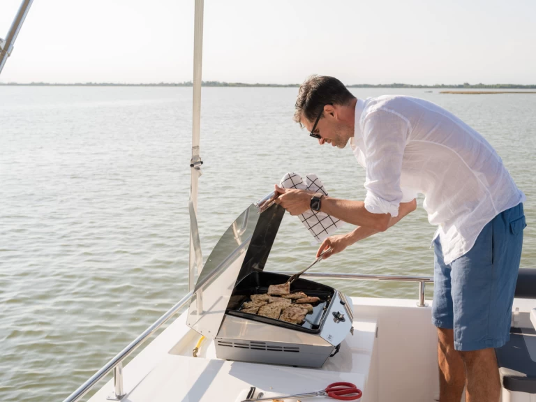 Bareboat Rental Houseboat Delphia with a boat licence