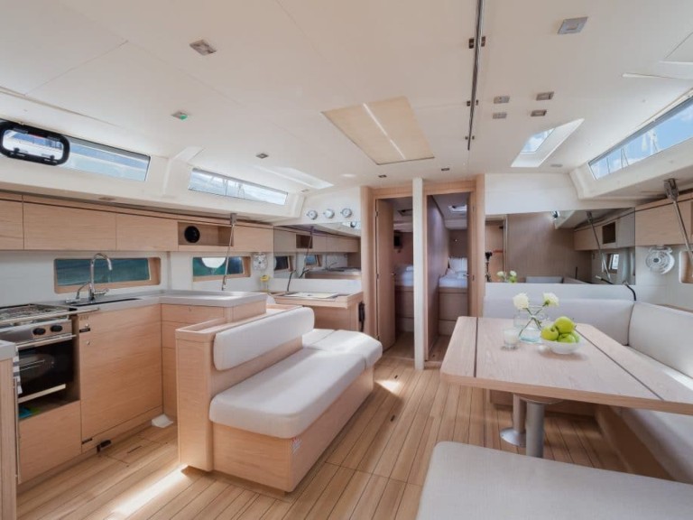 Sailboat for rent Gouvia at the best price