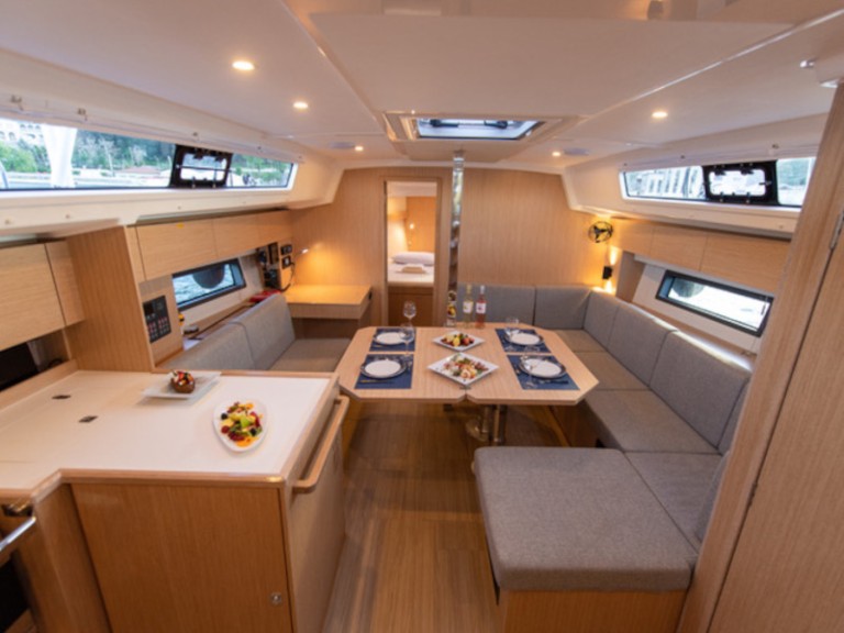 Yacht charter Préveza cheap Bavaria C42