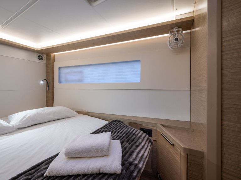 Yacht charter Néa Péramos cheap Lagoon 46