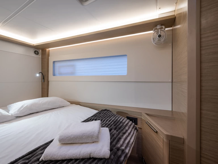 Yacht charter Néa Péramos cheap Lagoon 46