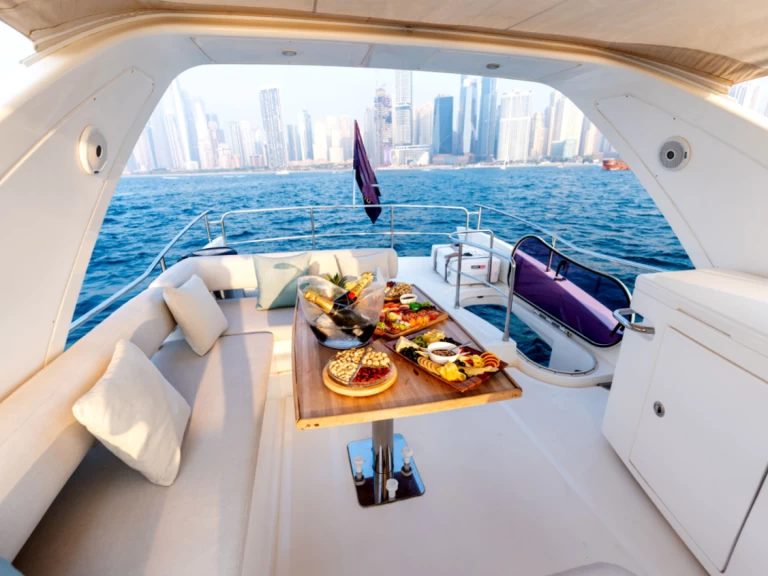 Rent a Azimut Azimut 53 Fly Dubai Marina