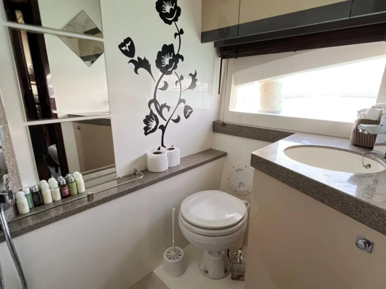 Motorboat rental with or without captain Galeon Seget Donji