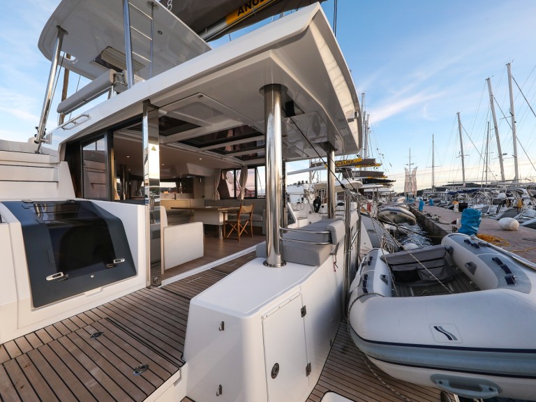 Bareboat Rental Catamaran Bali with a boat licence