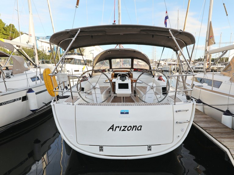 Rent a Bavaria Cruiser 34 Šibenik