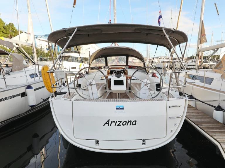 Rent a Bavaria Cruiser 34 Šibenik