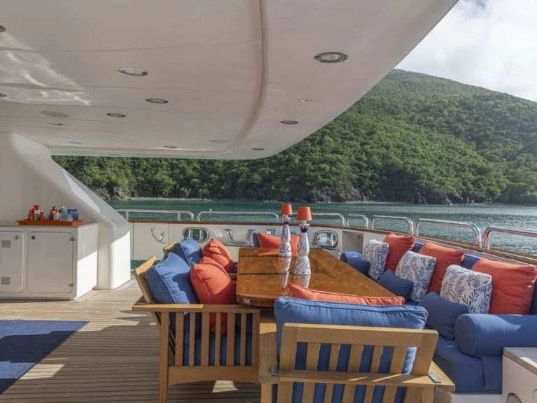 Luxury Yacht for rent State of Florida at the best price