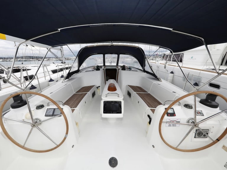 Bareboat Rental Sailboat Bénéteau with a boat licence