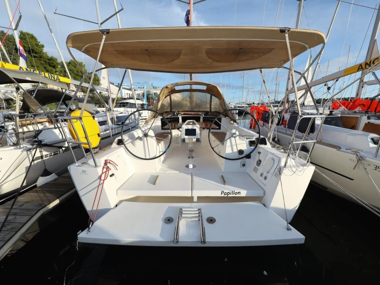 Boat rental Dufour Dufour 350 Grand Large in Primošten on Samboat