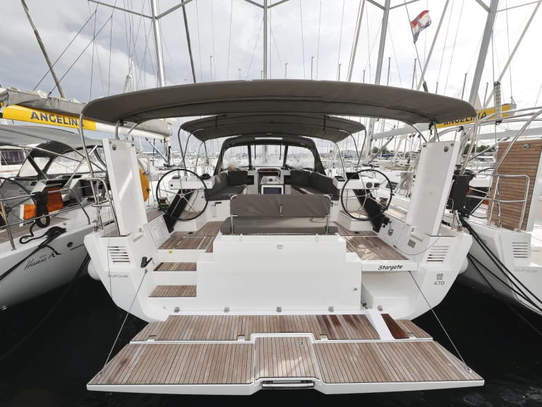 Boat rental Dufour Dufour 470 in Sveti Filip i Jakov on Samboat