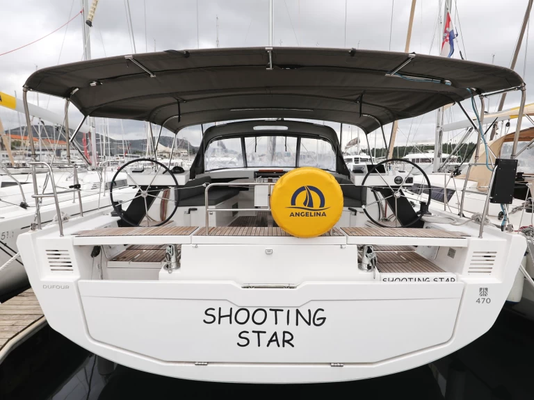 Sailboat for rent Šibenik at the best price