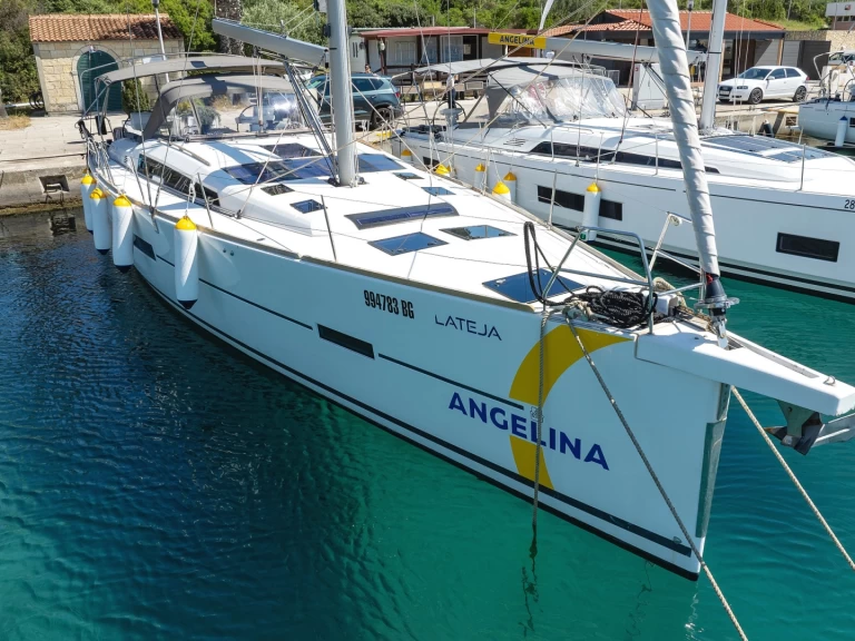 Dufour Dufour 520 Grand Large in Trogir on SamBoat