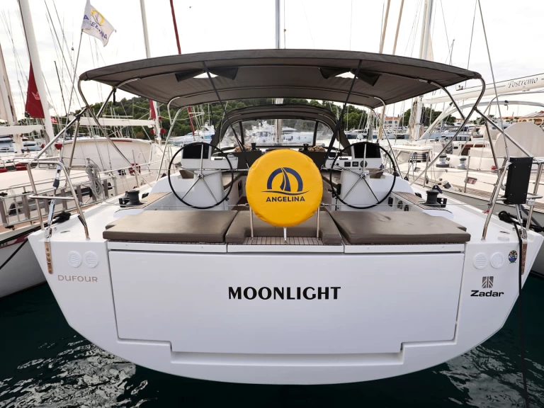 Bareboat Rental Sailboat Dufour with a boat licence