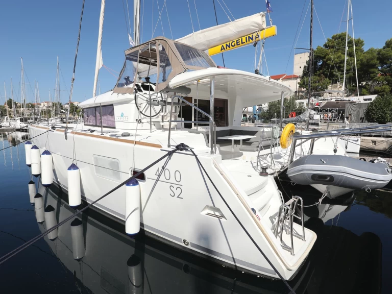 Yacht charter Šibenik cheap Lagoon 400 S2