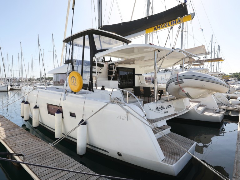 Bareboat Rental Catamaran Lagoon with a boat licence