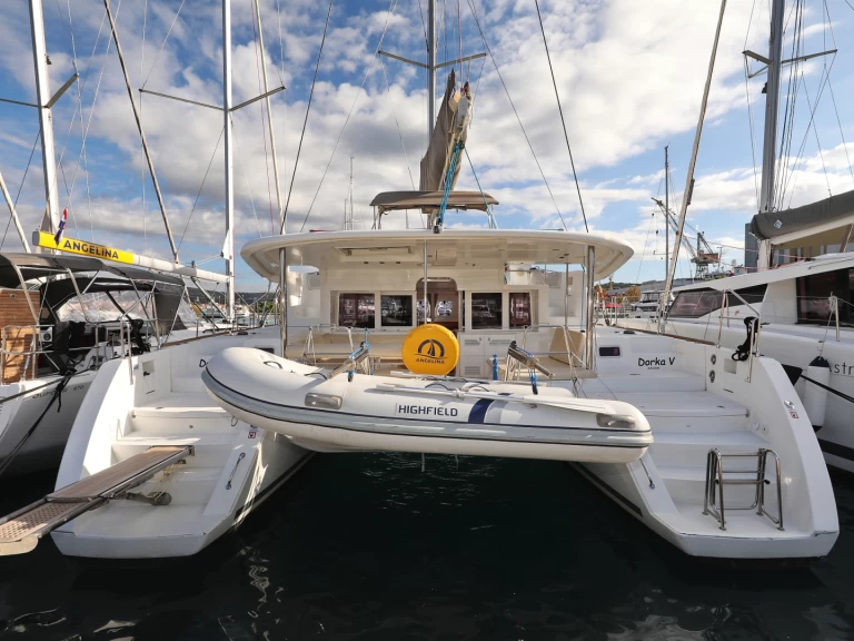 Yacht charter Šibenik cheap Lagoon 450