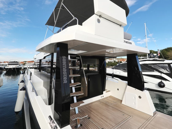 Luxury Yacht rental in Šibenik - Cobra Yachts Seamaster 45