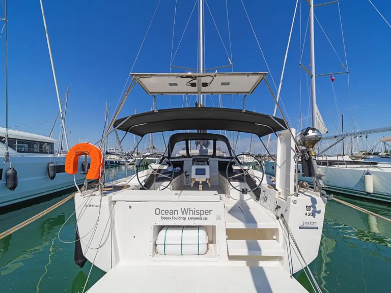 Sailboat rental in Ávdira - Dufour Dufour 430