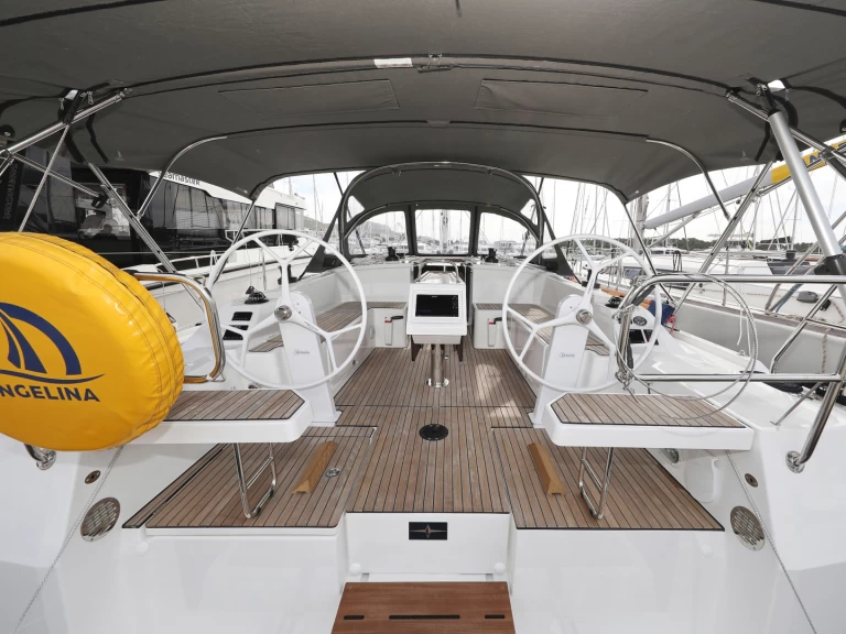 Yacht charter Šibenik cheap Bavaria C42