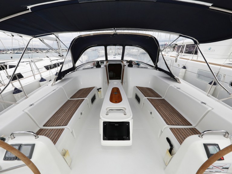 Sailboat rental in Sveti Filip i Jakov - Bénéteau Cyclades 50.5