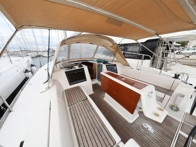 Bareboat Rental Sailboat Dufour with a boat licence