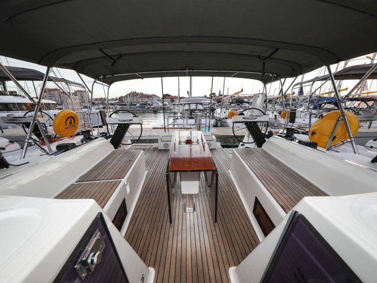 Yacht charter Trogir cheap Dufour 470