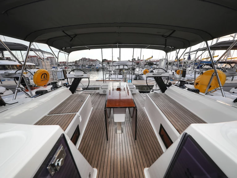 Yacht charter Trogir cheap Dufour 470