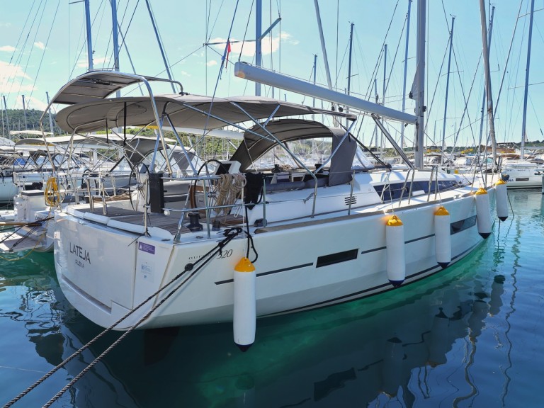 Boat rental Dufour Dufour 520 Grand Large in Trogir on Samboat