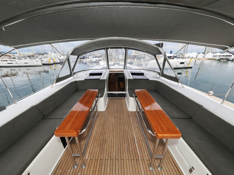 Sailboat rental in Trogir - Hanse Hanse 548