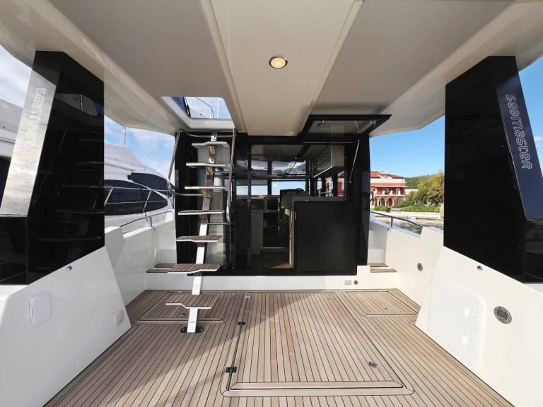 Yacht charter Šibenik cheap Seamaster 45