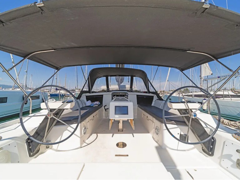Boat rental Dufour Dufour 430 in Ávdira on Samboat