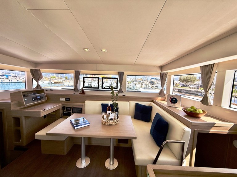 Boat rental Lagoon Lagoon 40 in Nydri on Samboat