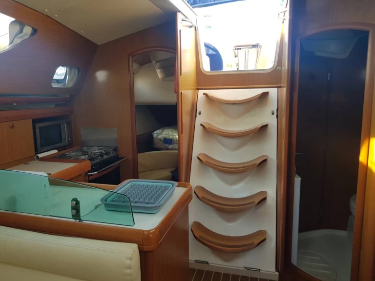 Yacht charter Port-Haliguen cheap Sun Odyssey 42 DS