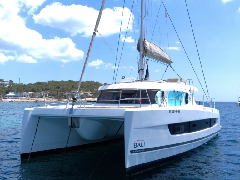 Rent a Bali Bali Catspace Voile Ibiza Town