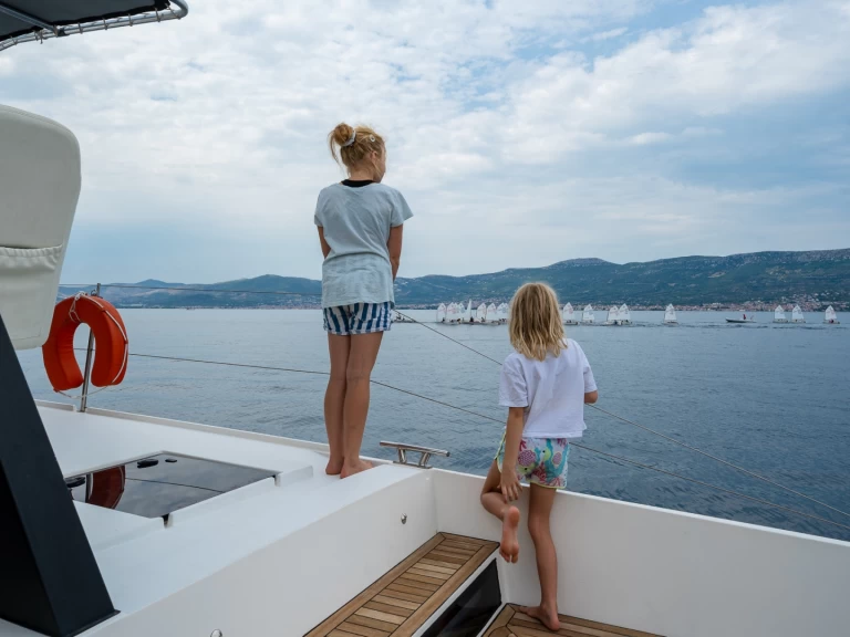 Boat rental Luna Luna 47 Power in Split on Samboat