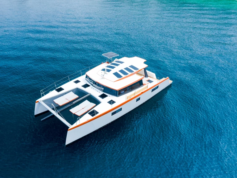 Motorboat rental with or without captain Luna Split