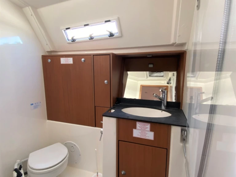 Rent a Bavaria Bavaria 40 Sukošan