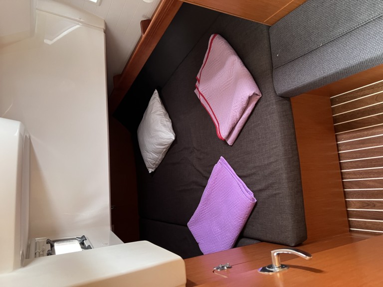 Bareboat Rental Sailboat Bavaria with a boat licence